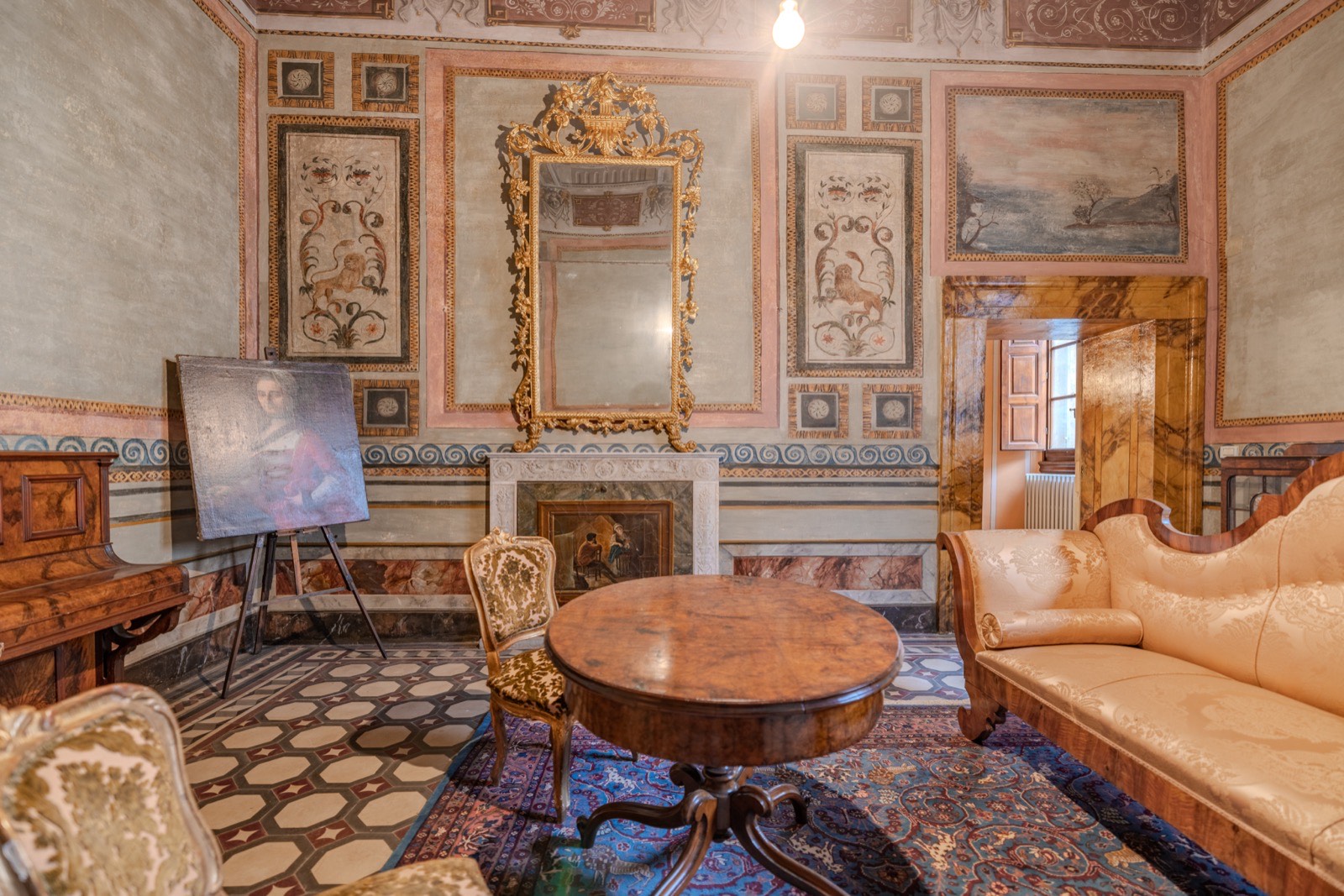 Frescoed Apartment in a Renaissance Palazzo